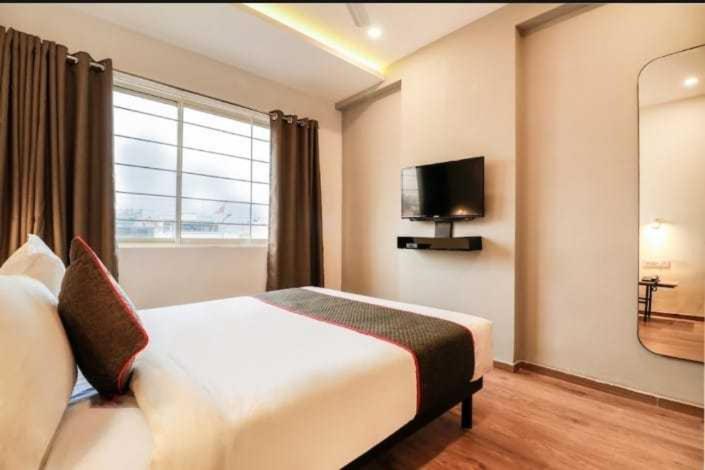 Oyo Shree Balaji Tower Hotell Bhopal Exteriör bild