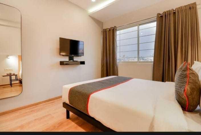 Oyo Shree Balaji Tower Hotell Bhopal Exteriör bild