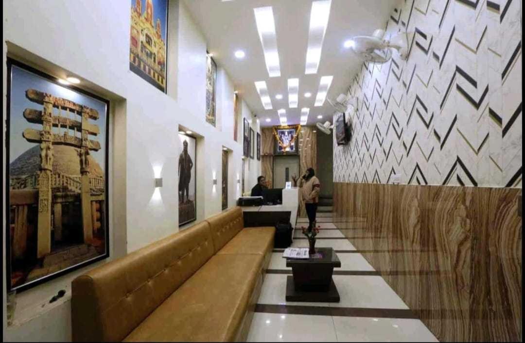 Oyo Shree Balaji Tower Hotell Bhopal Exteriör bild